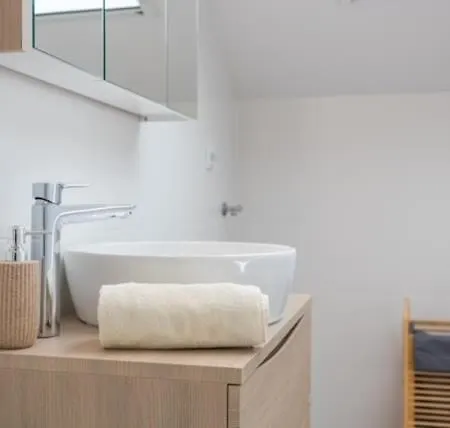 Luxury Anto With Sea View And Balcony *