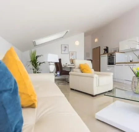 Luxury Anto With Sea View And Balcony * Banjole