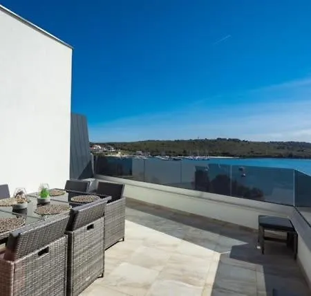 Luxury Anto With Sea View And Balcony Apartment Banjole